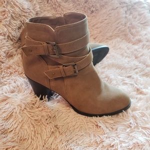 Krislam Ankle Bootie Camel colour